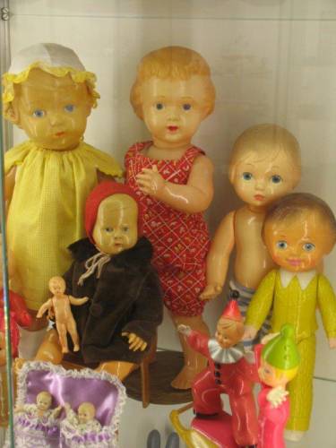 Для дочкиных кукол. Или мелочи для кукольного домика.